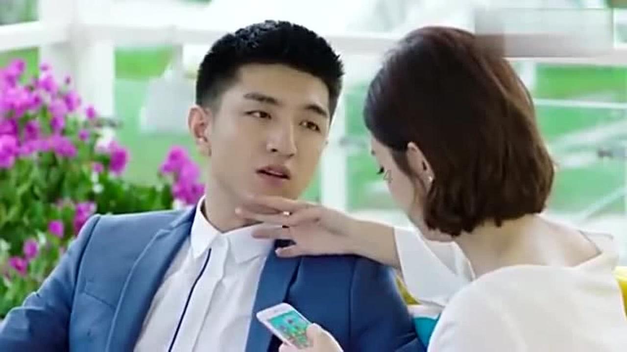 时尚拼接牛仔裤