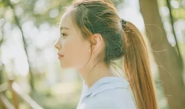 女生在选购无领衬衣时，应该注意哪些问题？游戏画面