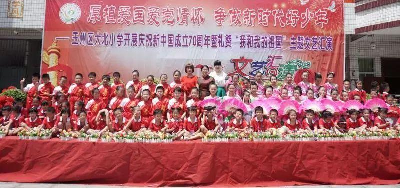 现在旗舰配置的手机只要2000多元？对不起我酸了