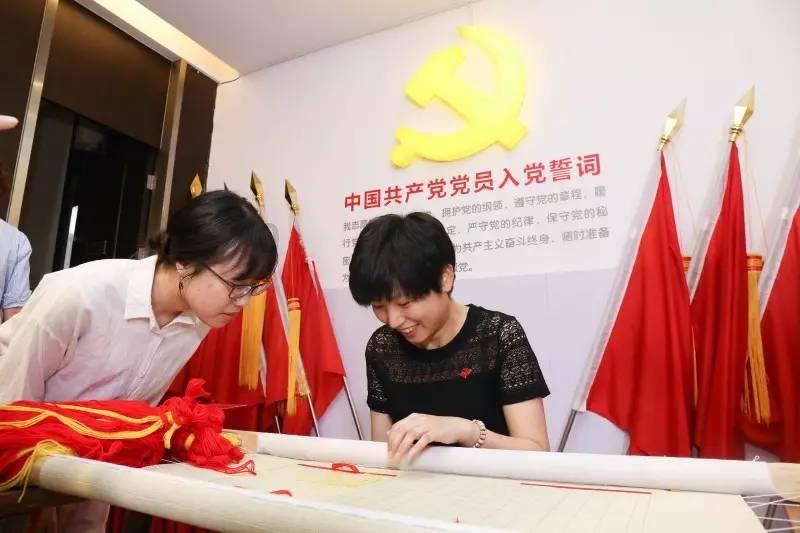 获选中国经济新闻人物（2023-2024）·新锐！林杨林：优秀的企业家都是新里程健康集团学习的榜样